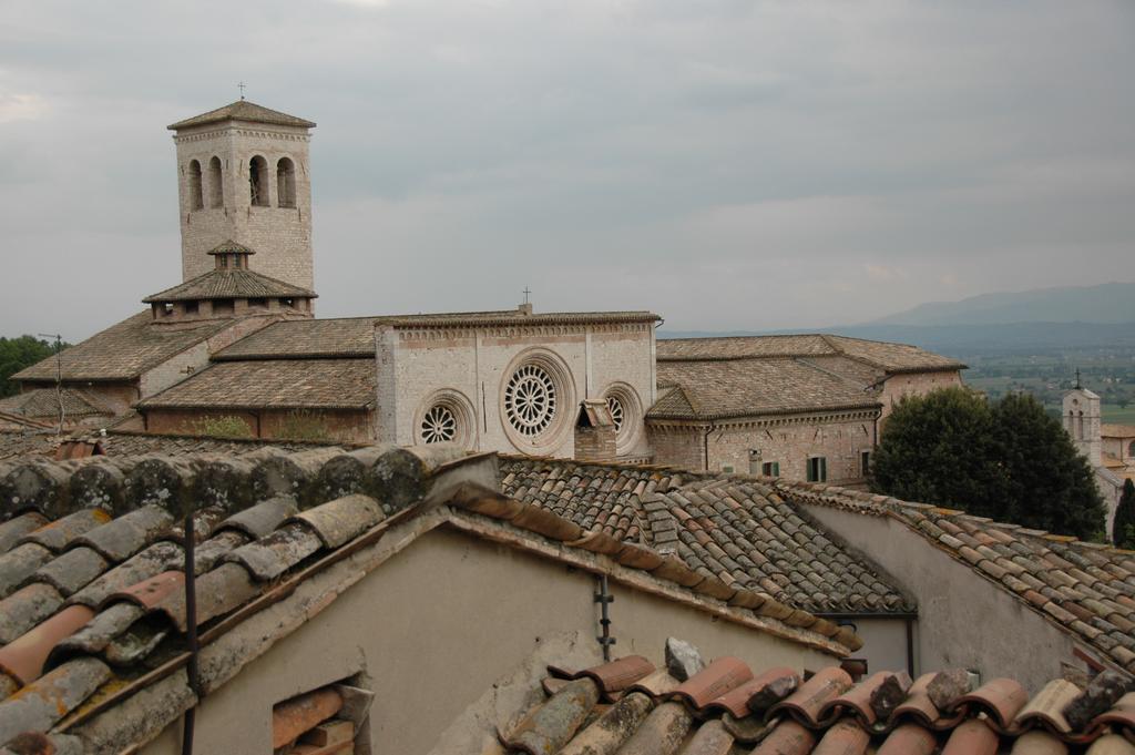 Hotel San Pietro Assisi Exterior foto